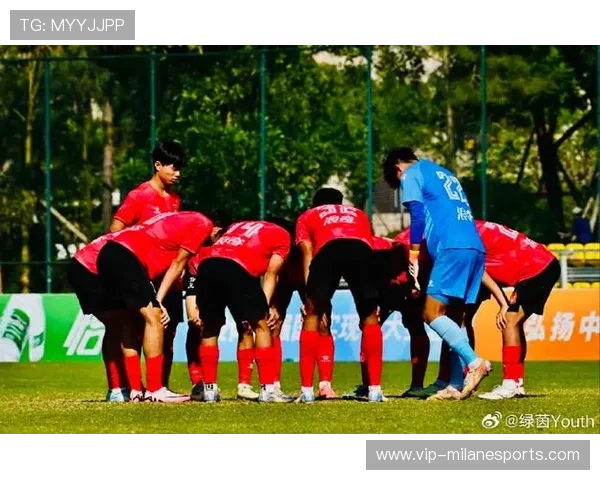 “广州队举办青少年足球体验营”,广州足球青训机构